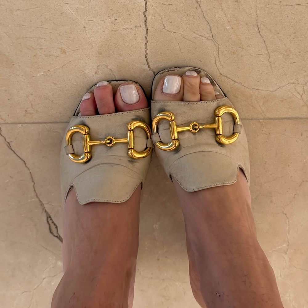 Classic GUCCI horsebit Tan and Gold Women's Mules - Picture 5 of 6